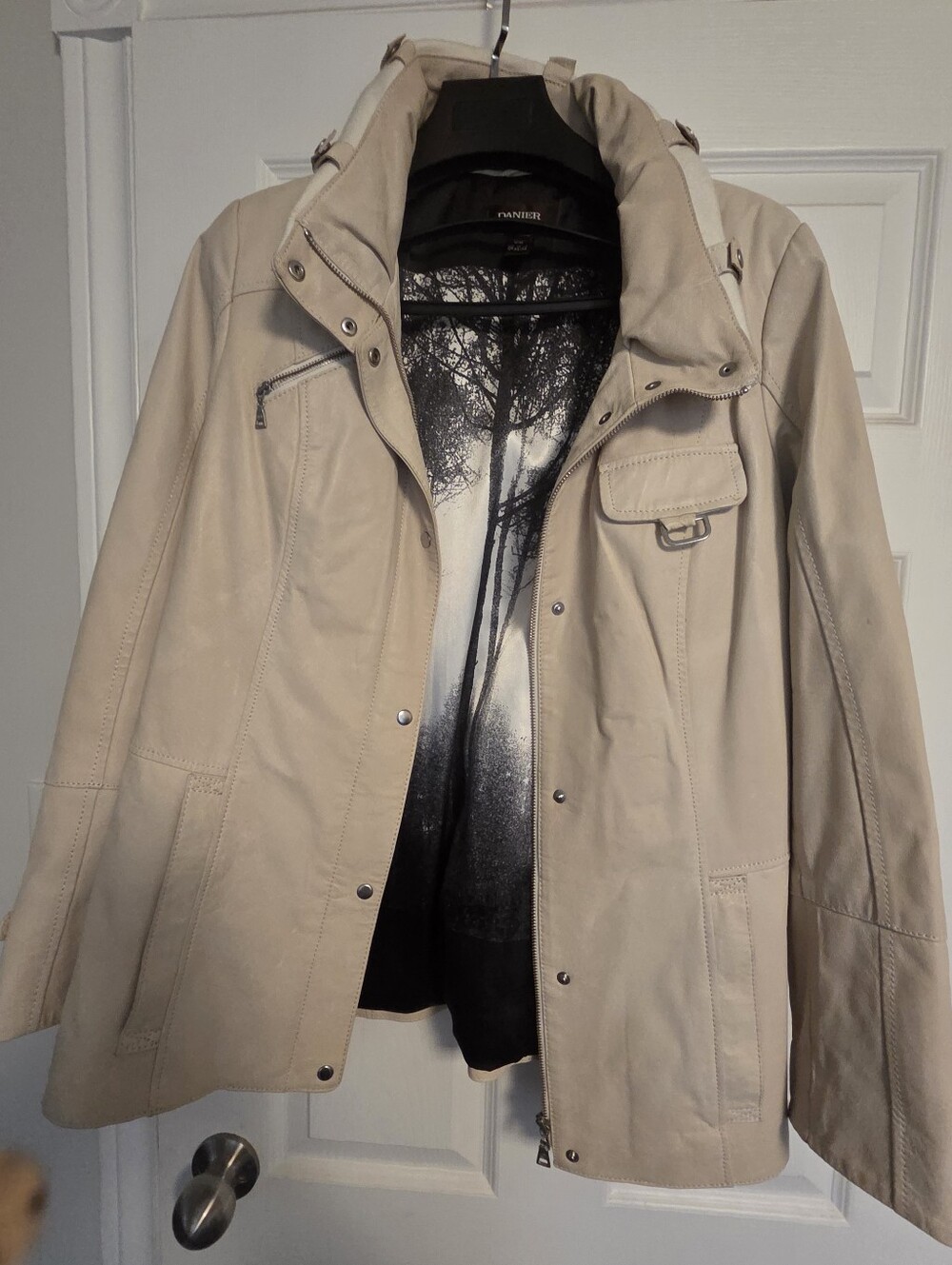 Danier Genuine Leather Taupe/Beige Jacket with Artistic Tree Forest Lining – Siz